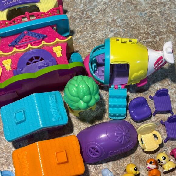 Squinkie Do Drops 80 Piece Lot Mini Figures Helicopter Club House Booklet Toys - Picture 4 of 11